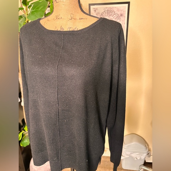 Croft & Barrow Classic Black Crew Neck Sweater - Picture 4 of 11